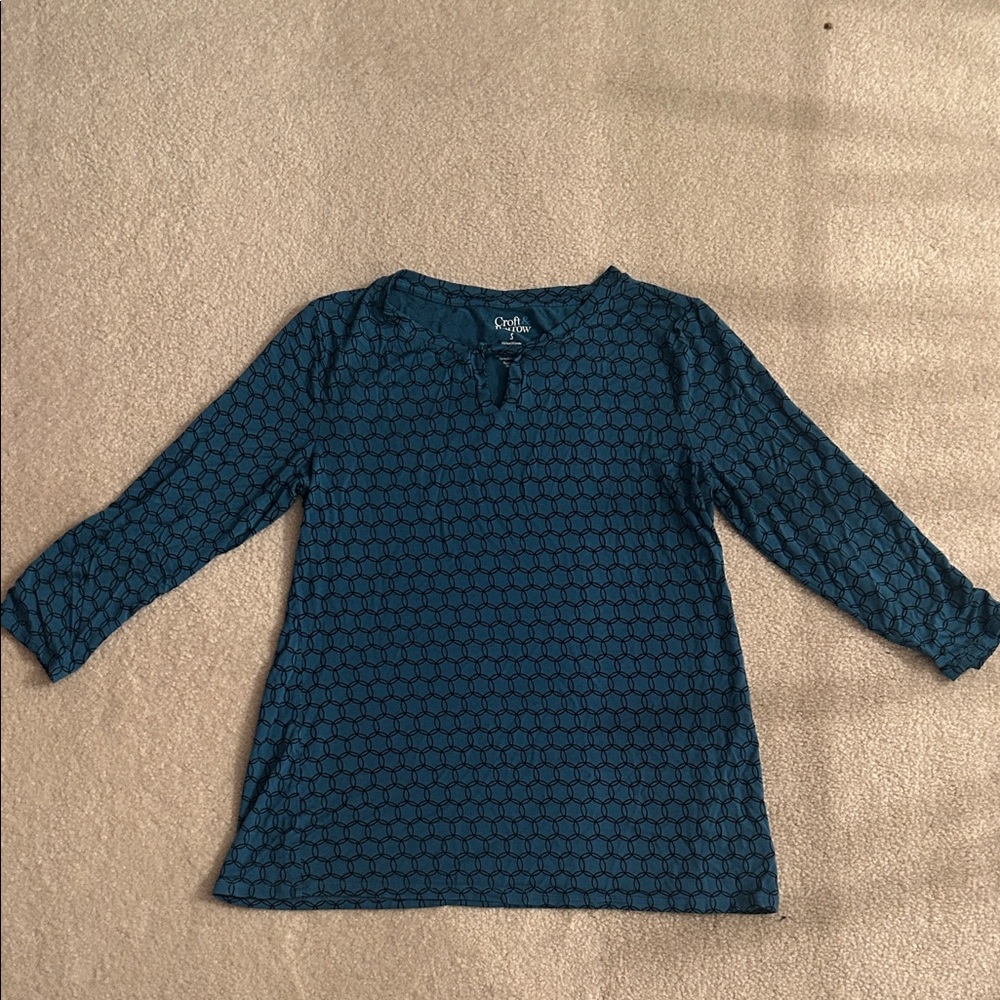Croft & Barrow Teal and Black Circle Pattern Top